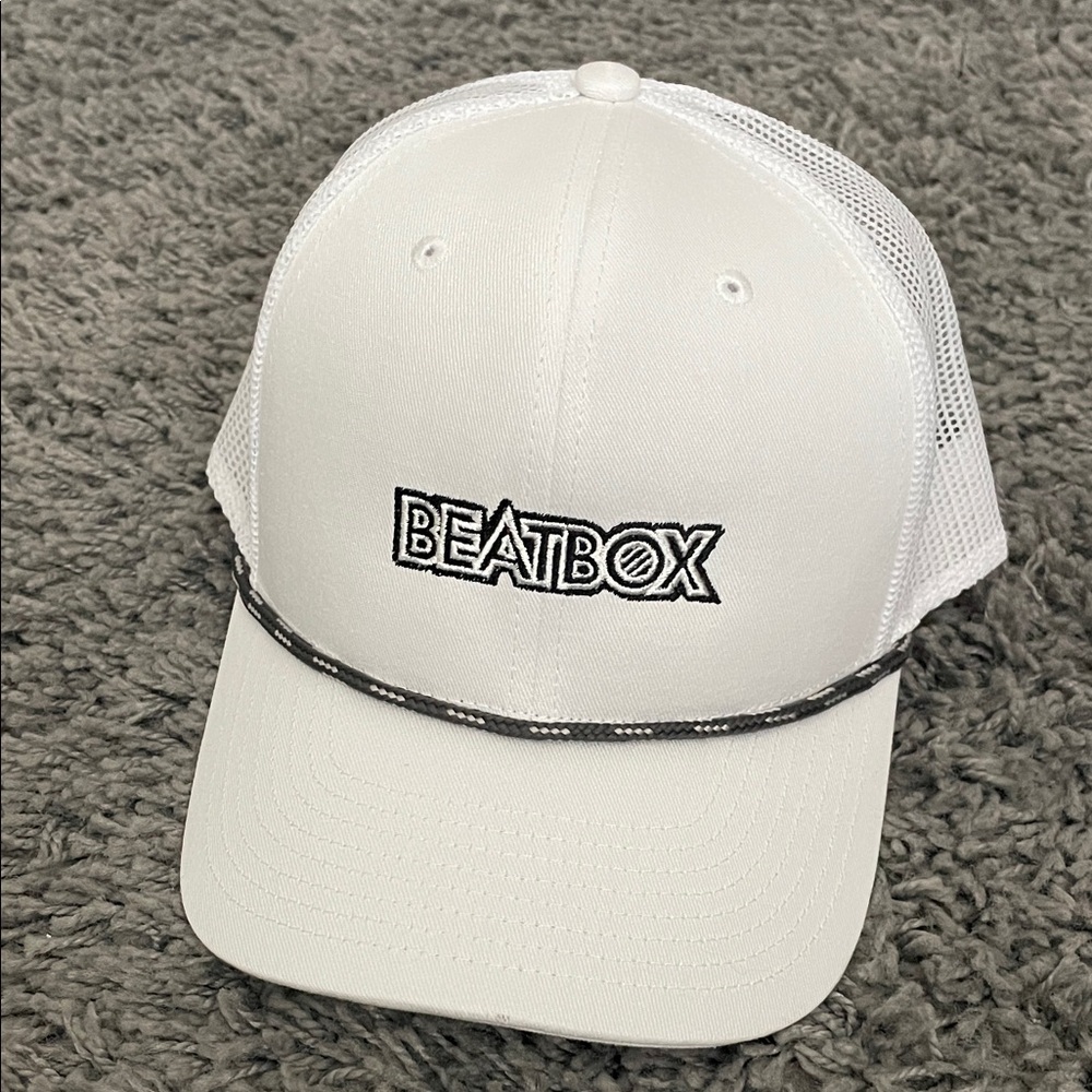 Beatbox White Trucker Hat Adjustable Baseball Cap Gray Mesh Back Beatbox Cap NWT